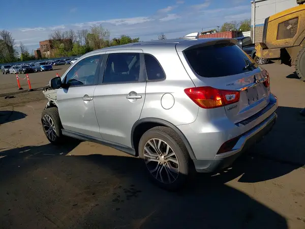 JA4AR3AU3KU003445 2019 MITSUBISHI OUTLANDER - Image 2
