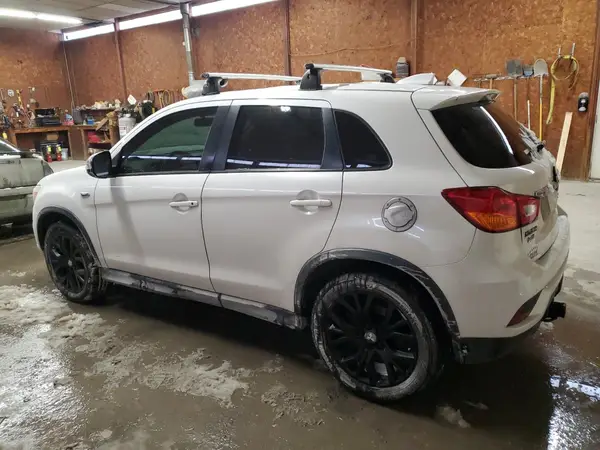 JA4AR3AU3KU009231 2019 MITSUBISHI OUTLANDER - Image 2