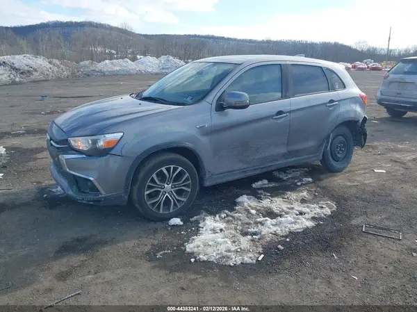 JA4AR3AU3KU014896 2019 MITSUBISHI OUTLANDER - Image 2