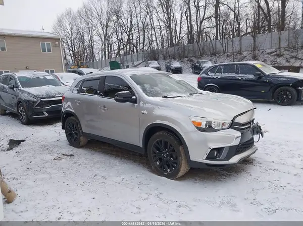 JA4AR3AU3KU019693 2019 MITSUBISHI OUTLANDER - Image 1