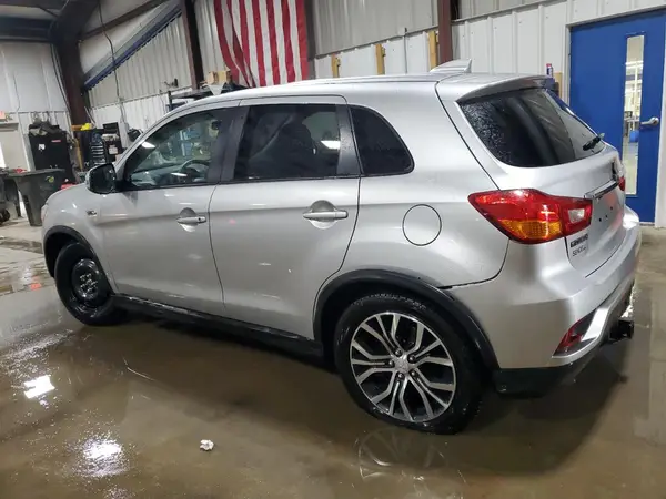 JA4AR3AU3KU020102 2019 MITSUBISHI OUTLANDER - Image 2