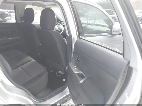 JA4AR3AU3KU024313 2019 MITSUBISHI OUTLANDER - Image 8