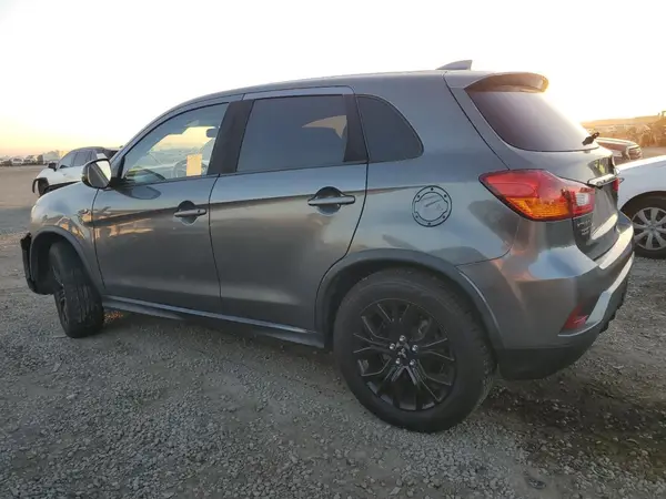 JA4AR3AU3KU025624 2019 MITSUBISHI OUTLANDER - Image 2