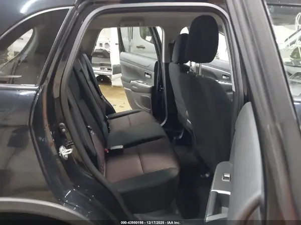 JA4AR3AU3KU028443 2019 MITSUBISHI OUTLANDER - Image 8