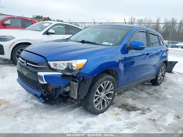 JA4AR3AU3KU030029 2019 MITSUBISHI OUTLANDER - Image 2