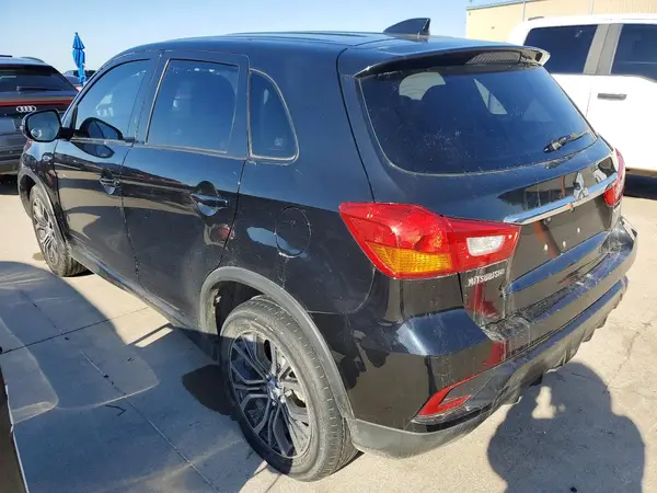 JA4AR3AU3KU031245 2019 MITSUBISHI OUTLANDER - Image 2