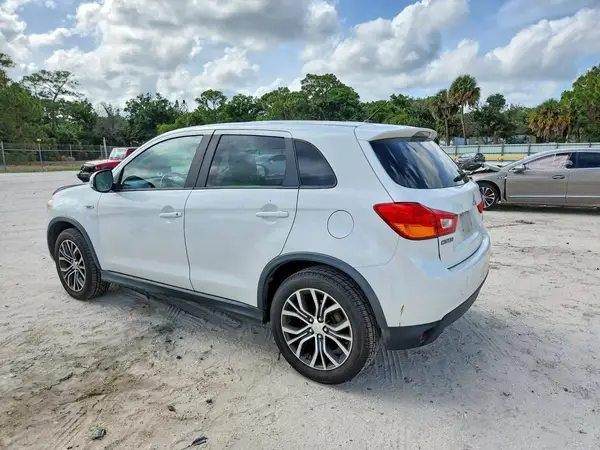 JA4AR3AU4GZ025352 2016 MITSUBISHI OUTLANDER - Image 2