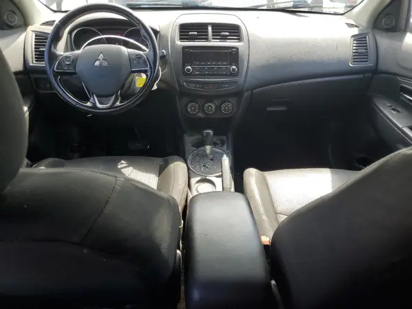 JA4AR3AU4GZ030681 2016 MITSUBISHI OUTLANDER - Image 8
