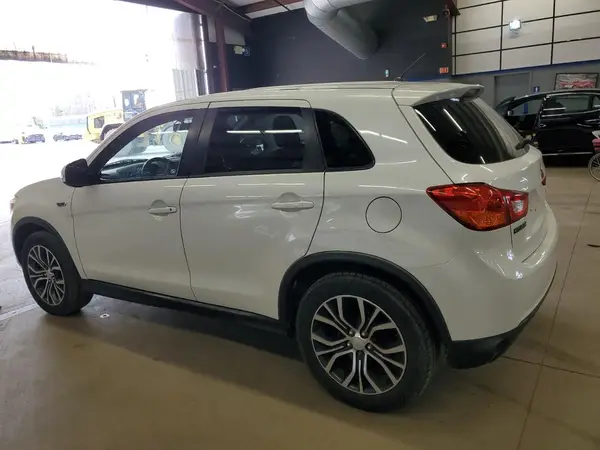 JA4AR3AU4GZ035492 2016 MITSUBISHI OUTLANDER - Image 2