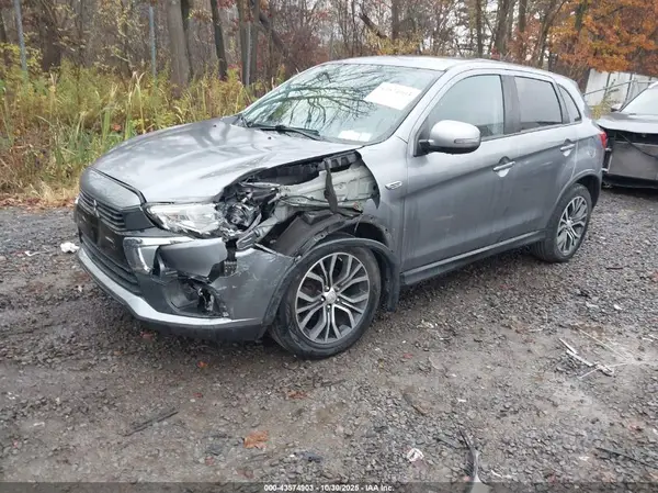 JA4AR3AU4GZ038425 2016 MITSUBISHI OUTLANDER - Image 2