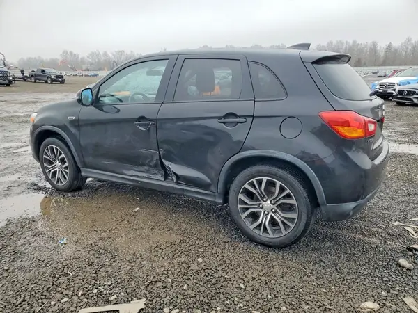 JA4AR3AU4HZ001666 2017 MITSUBISHI OUTLANDER - Image 2