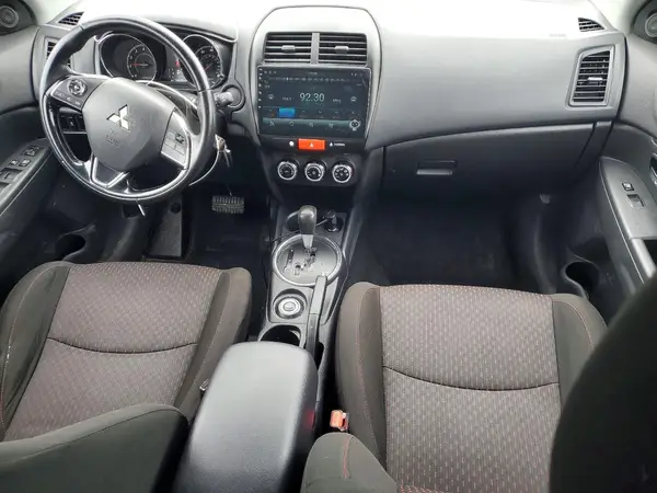 JA4AR3AU4HZ001666 2017 MITSUBISHI OUTLANDER - Image 8
