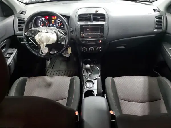 JA4AR3AU4HZ003756 2017 MITSUBISHI OUTLANDER - Image 8