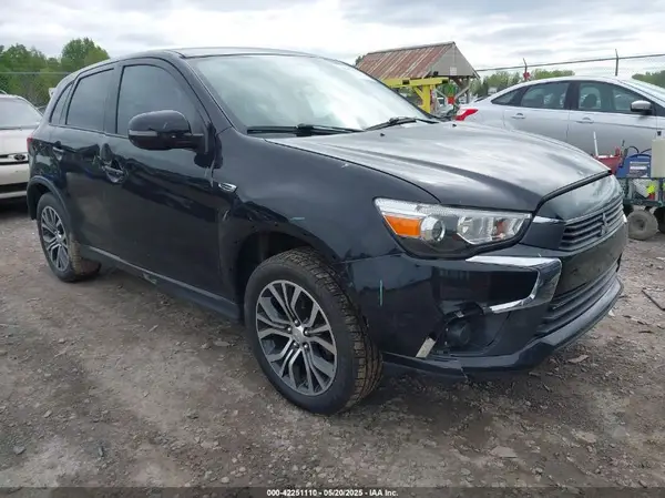 JA4AR3AU4HZ004681 2017 MITSUBISHI OUTLANDER - Image 1