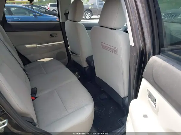 JA4AR3AU4HZ005779 2017 MITSUBISHI OUTLANDER - Image 8