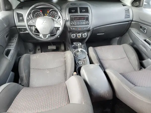 JA4AR3AU4HZ018273 2017 MITSUBISHI OUTLANDER - Image 8
