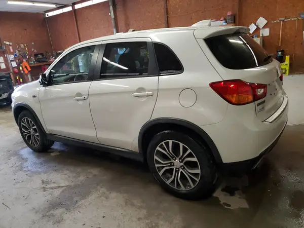 JA4AR3AU4HZ022940 2017 MITSUBISHI OUTLANDER - Image 2