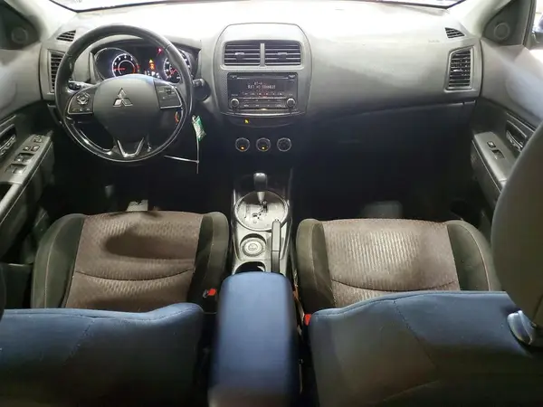 JA4AR3AU4HZ023134 2017 MITSUBISHI OUTLANDER - Image 8