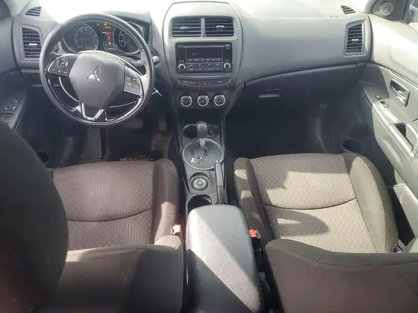 JA4AR3AU4HZ024817 2017 MITSUBISHI OUTLANDER - Image 8