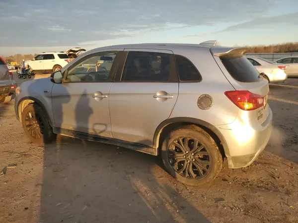 JA4AR3AU4HZ032772 2017 MITSUBISHI OUTLANDER - Image 2