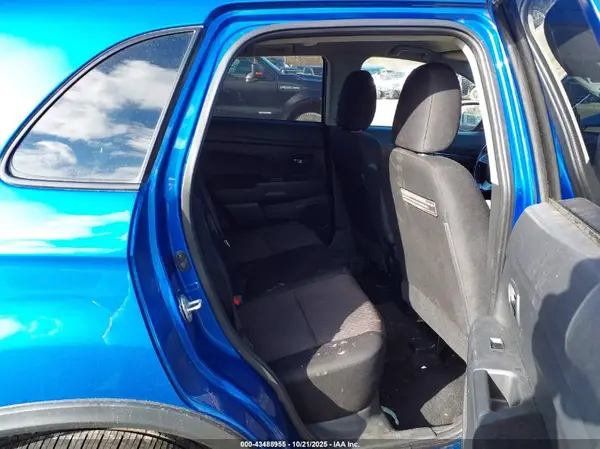 JA4AR3AU4HZ037387 2017 MITSUBISHI OUTLANDER - Image 8