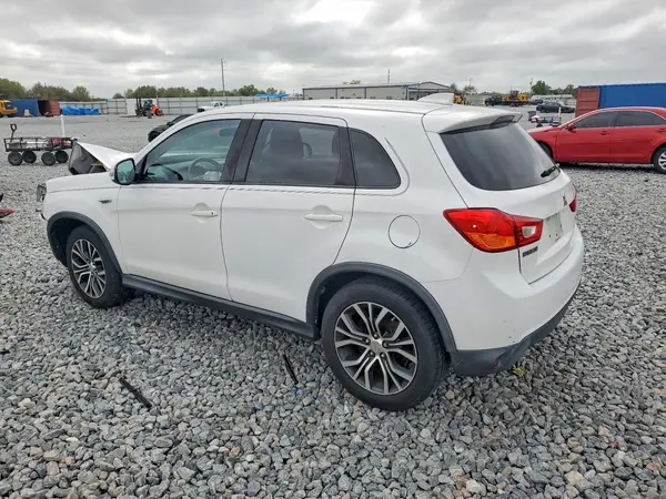 JA4AR3AU4HZ041018 2017 MITSUBISHI OUTLANDER - Image 2