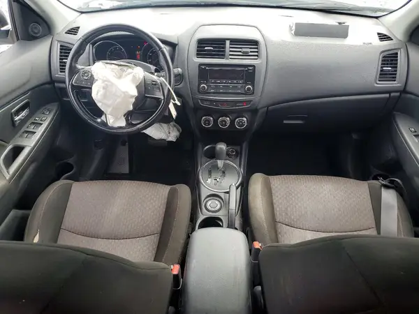JA4AR3AU4HZ041018 2017 MITSUBISHI OUTLANDER - Image 8