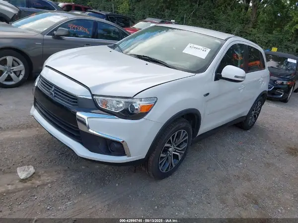 JA4AR3AU4HZ041570 2017 MITSUBISHI OUTLANDER - Image 2