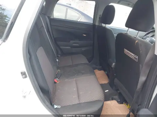 JA4AR3AU4HZ041570 2017 MITSUBISHI OUTLANDER - Image 8