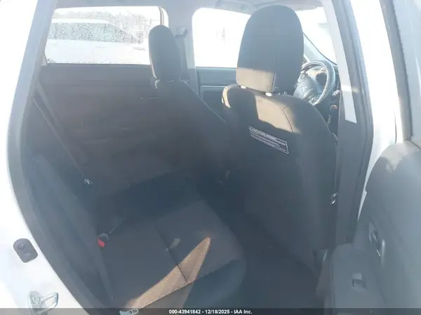 JA4AR3AU4HZ044677 2017 MITSUBISHI OUTLANDER - Image 8