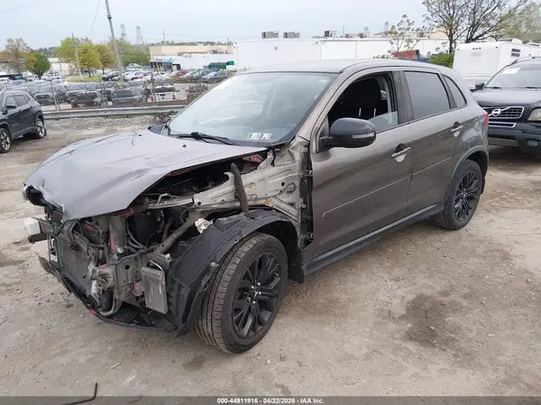 JA4AR3AU4HZ044954 2017 MITSUBISHI OUTLANDER - Image 2