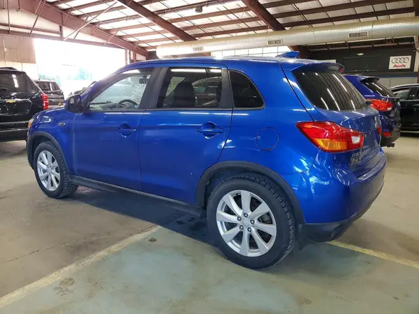 JA4AR3AU4HZ045697 2017 MITSUBISHI OUTLANDER - Image 2