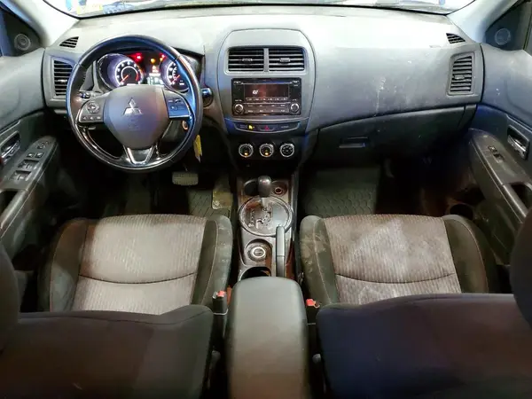 JA4AR3AU4HZ045697 2017 MITSUBISHI OUTLANDER - Image 8
