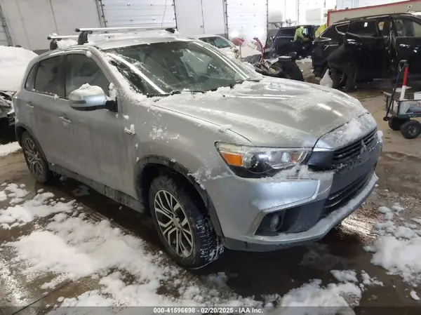 JA4AR3AU4HZ051158 2017 MITSUBISHI OUTLANDER - Image 1