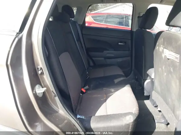 JA4AR3AU4HZ051385 2017 MITSUBISHI OUTLANDER - Image 8