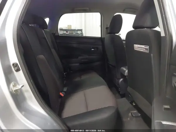 JA4AR3AU4HZ057347 2017 MITSUBISHI OUTLANDER - Image 8