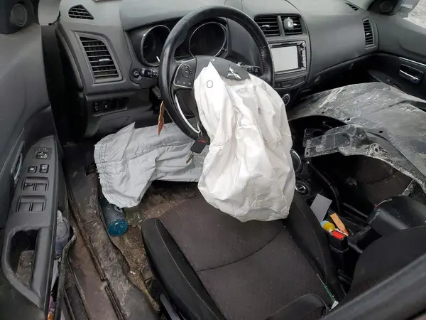 JA4AR3AU4HZ060703 2017 MITSUBISHI OUTLANDER - Image 8