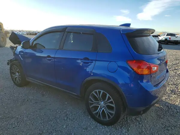 JA4AR3AU4HZ061575 2017 MITSUBISHI OUTLANDER - Image 2