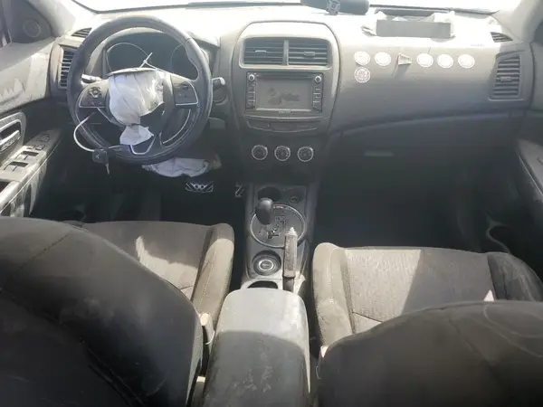 JA4AR3AU4HZ067196 2017 MITSUBISHI OUTLANDER - Image 8