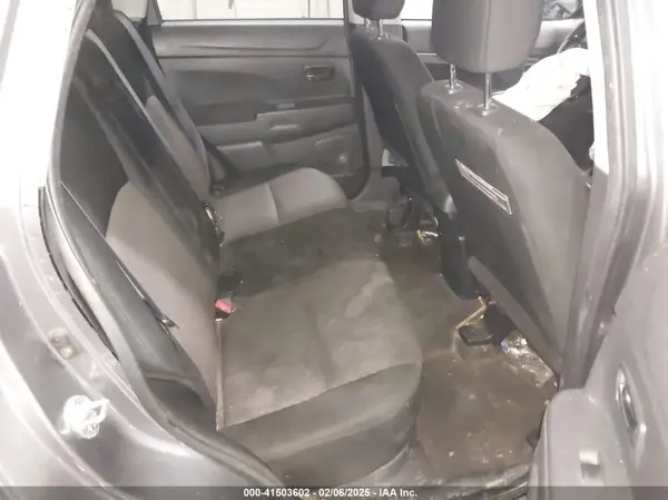 JA4AR3AU4HZ068011 2017 MITSUBISHI OUTLANDER - Image 8