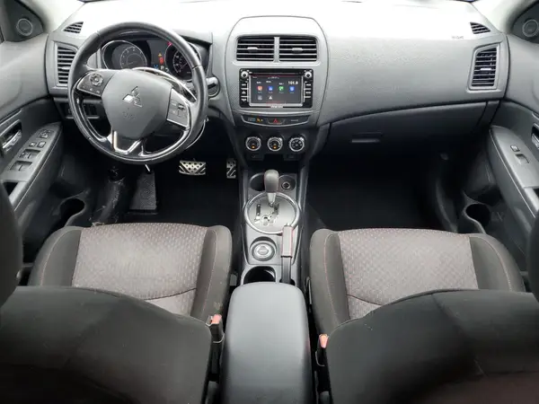 JA4AR3AU4HZ068106 2017 MITSUBISHI OUTLANDER - Image 8