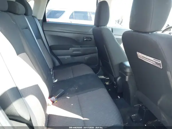 JA4AR3AU4JU003579 2018 MITSUBISHI OUTLANDER - Image 8