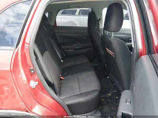 JA4AR3AU4JU006028 2018 MITSUBISHI OUTLANDER - Image 8