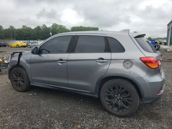 JA4AR3AU4JU006269 2018 MITSUBISHI OUTLANDER - Image 2