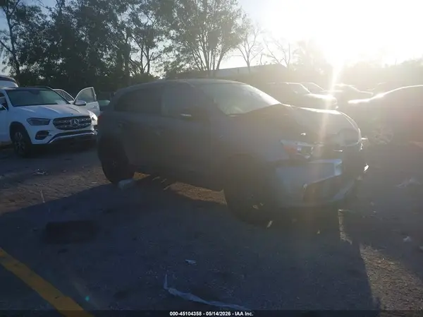 JA4AR3AU4JU011164 2018 MITSUBISHI OUTLANDER - Image 1