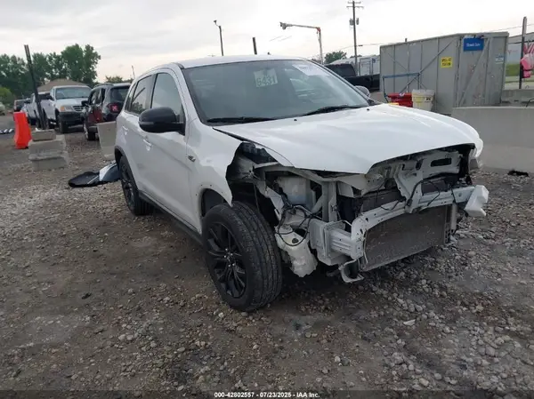 JA4AR3AU4JU015909 2018 MITSUBISHI OUTLANDER - Image 1
