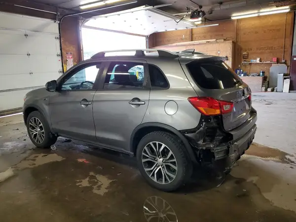 JA4AR3AU4JU019779 2018 MITSUBISHI OUTLANDER - Image 2