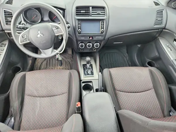 JA4AR3AU4JU020415 2018 MITSUBISHI OUTLANDER - Image 8