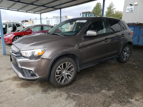JA4AR3AU4JU020818 2018 MITSUBISHI OUTLANDER - Image 1
