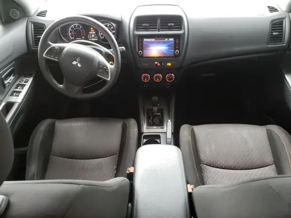 JA4AR3AU4JU020818 2018 MITSUBISHI OUTLANDER - Image 8